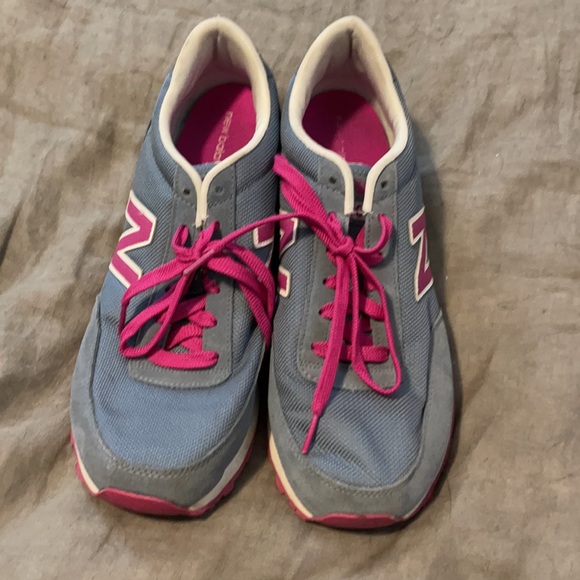 Blue and Pink New Balance Sneakers - Picture 2 of 5